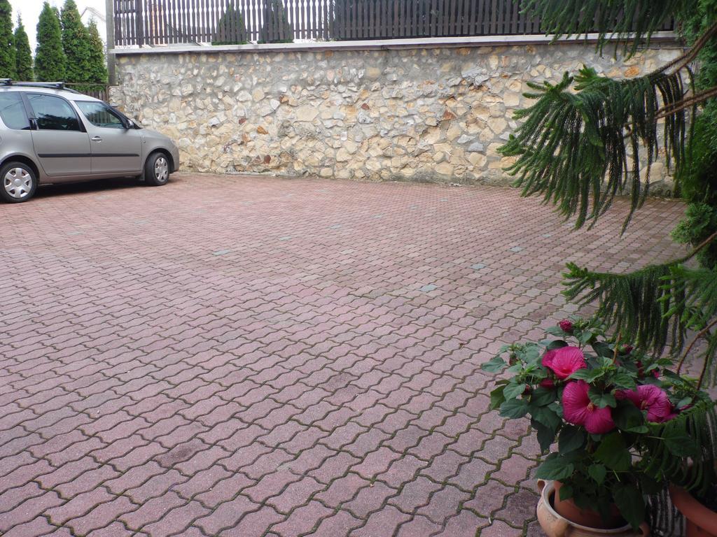 Agi Panzio Obuda Bed & Breakfast Budapest Exterior photo