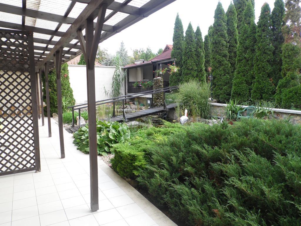 Agi Panzio Obuda Bed & Breakfast Budapest Exterior photo