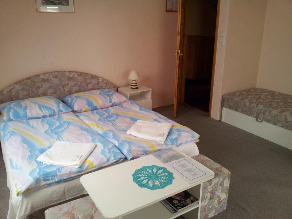 Agi Panzio Obuda Bed & Breakfast Budapest Room photo