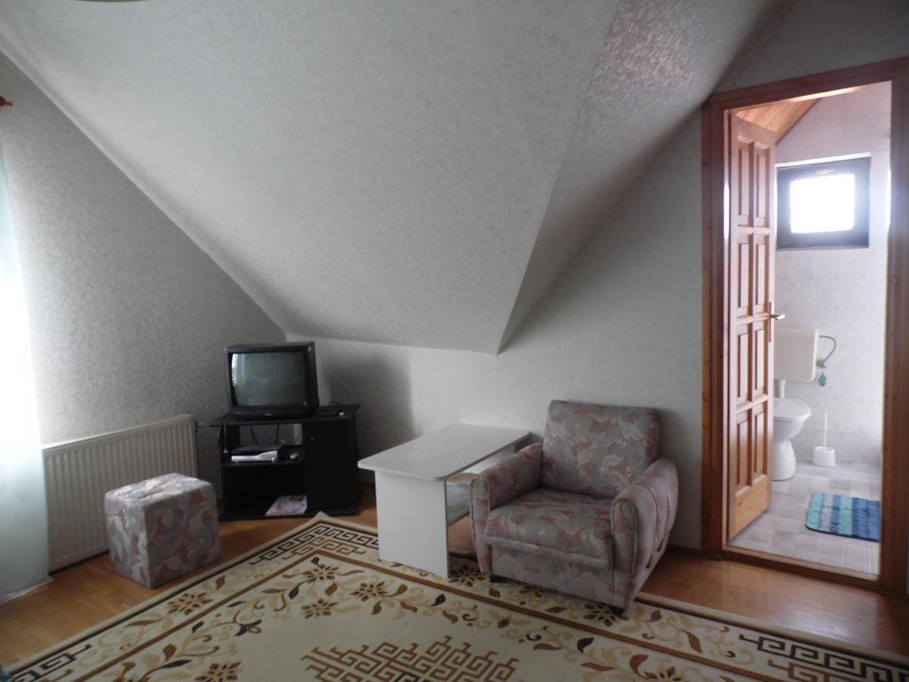 Agi Panzio Obuda Bed & Breakfast Budapest Exterior photo