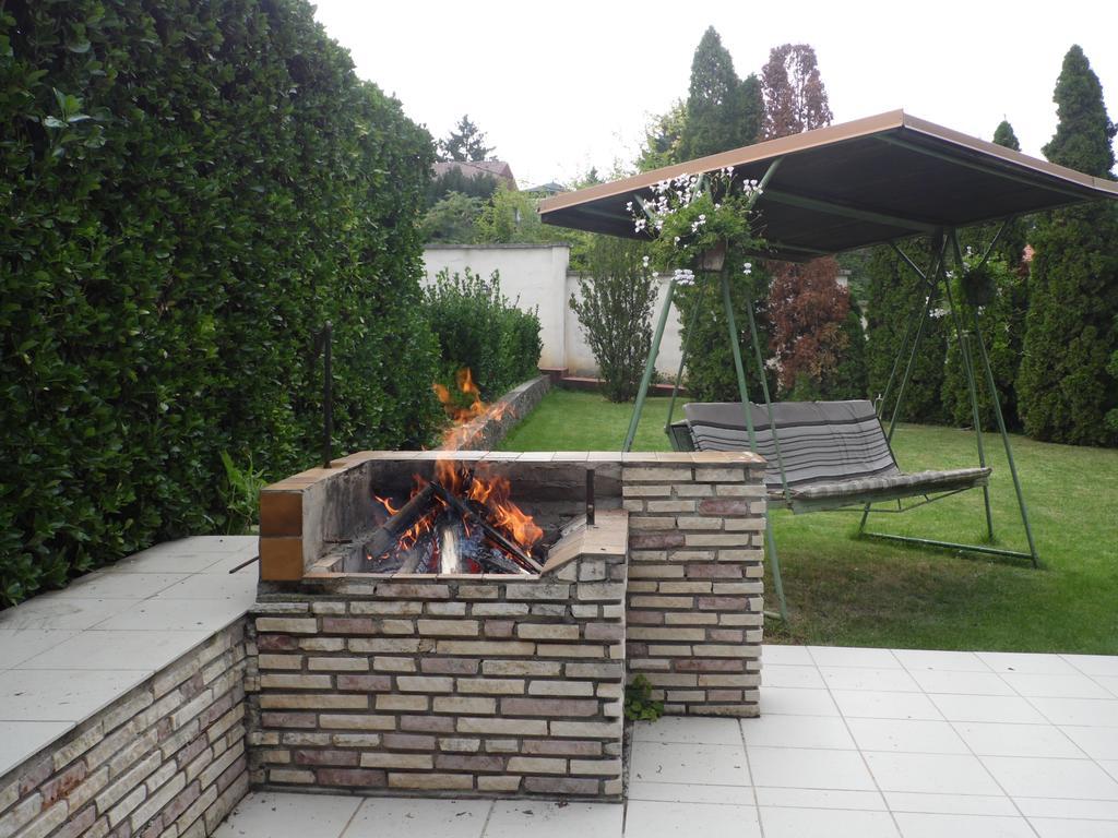 Agi Panzio Obuda Bed & Breakfast Budapest Exterior photo